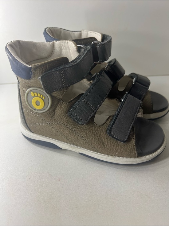 Other - Kids Open-Toe Orthopedic Sandals in Olive with Black Straps
